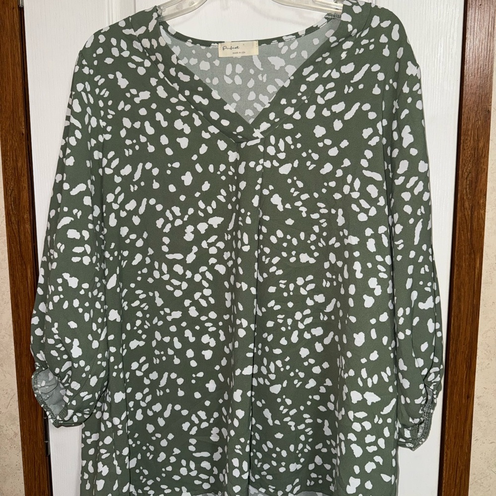 Green and White Patterned Blouse